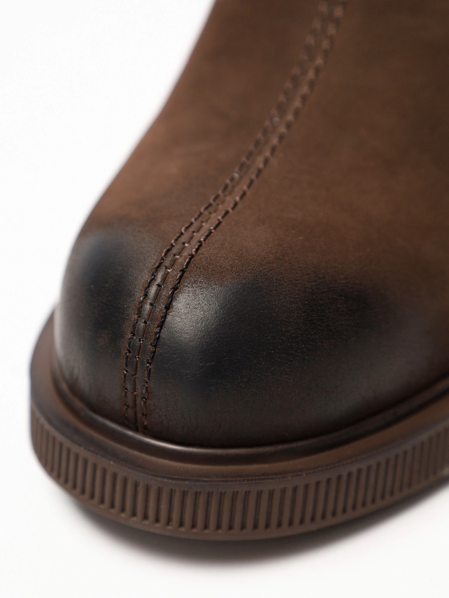 Ботильоны коричневого цвета на высоком широком каблуке